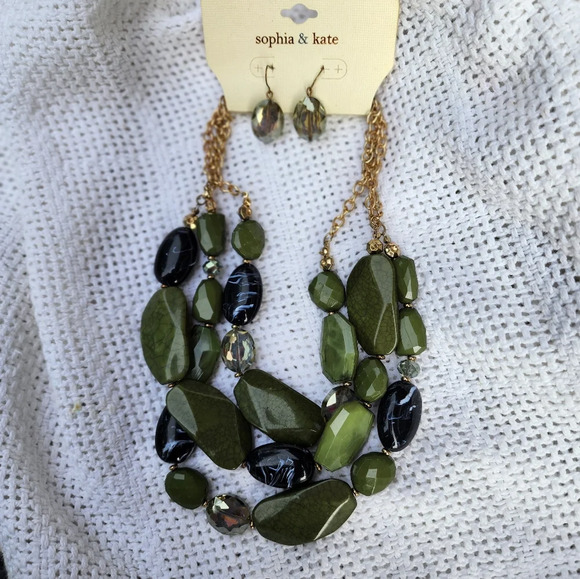 Sophia & Kate Green necklace and earrings NWT - Picture 9 of 10
